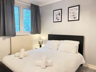 2 Bed Flat in Canary Wharf - London - 7