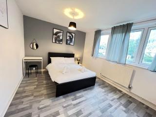 2 Bed Flat in Canary Wharf - London - 4