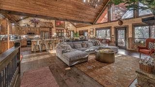 Luxe Mountain Retreat - Blue Ridge - 7