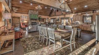 Luxe Mountain Retreat - Blue Ridge - 2
