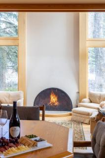 Luxury Warm Springs Creekfront Home - 8