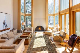 Luxury Warm Springs Creekfront Home - Ketchum - 2