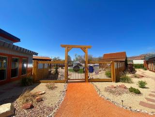 Timber & Tin G 2Bed 2Bath w Pool & Rooftop Deck - Kanab - 5