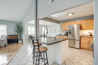 Benton Harbor Home w/ Fire Pit - 2 Mi to Beach! - 1