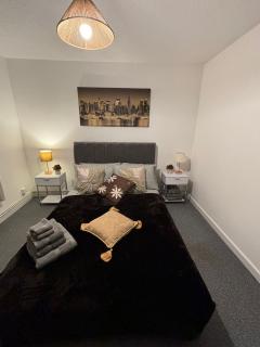 City Centre Flat with Free Parking - Newport - 7