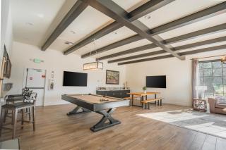 Riviera Oaks Resort - 9