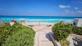 Front Beach Studio - Cancún - 3