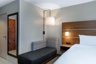 Holiday Inn Express & Suites Colorado Springs-Airport by IHG - 3