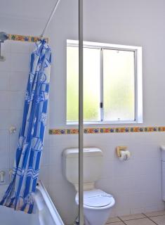 Breakaway - Bright and Breezy Studio with Communal Pool, Near Agnes Water Main Beach - Agnes Water - 4