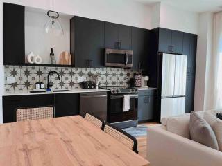 Luxury Condo in Prime Location (Pet-Friendly) - New Braunfels - 2