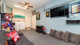 Last Minute Disney Getaway! Private Pool, Hot Tub & Games Room. Book Now! #1381 - Orlando - 2