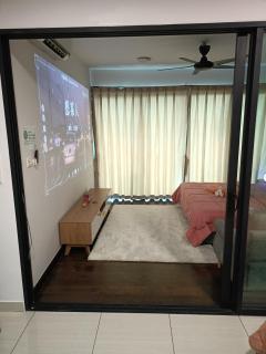 令人惊叹的投映大屏幕 高楼层城市公寓景观 配有Wifi Nexflix YouTube 频道 - Nusajaya - 3