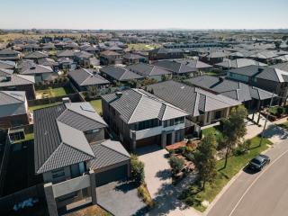 StayAU Cozy Holiday House 4BRM Big Group Tarneit - 6