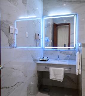 Rumanza by Pearl Continental - 1