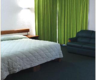 Estanza Hotel & Suites - 1