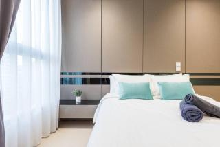 Arcoris Mont Kiara 12# Deluxe 2 Bedroom # Coner with Balcony #1-4Pax - 4