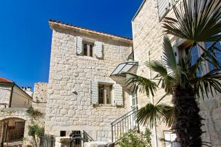 Kamena vila u mirnoj ulici blizu centra Trogira - Trogir - 9