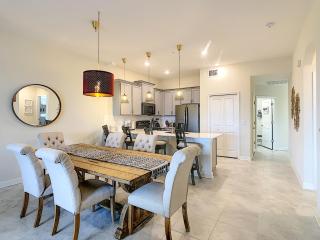 Last Minute Disney Getaway! Private Pool, Hot Tub & Games Room. Book Now! #88023 - Kissimmee - 3