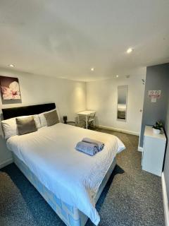 Large City Centre Room - Bristol - 0