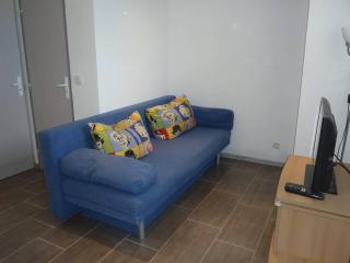 APPT 2 PCES MEZ 46m2 + TERRASSE 7m2 REF 4018 - 6