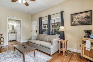 Sweet on Strong Street - Unit B - 4