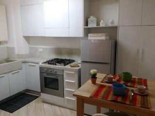 BORGO DE’ CENCI, lovely apartment below the Castel - 4