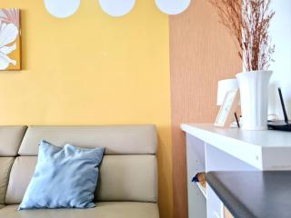 LG Studio @ EVO SOHO WIFI NETFLIX - 1