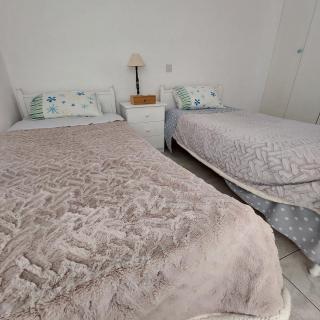 Rhodes Gardens Apartment - 9