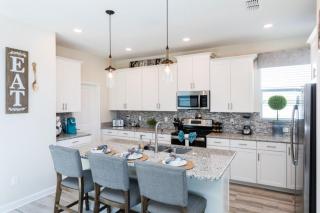 Last Minute Disney Getaway! Private Pool, Hot Tub & Games Room. Book Now! #33492 - Kissimmee - 3