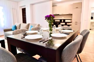 Coresi TopCity 2Camere Apartment - 8