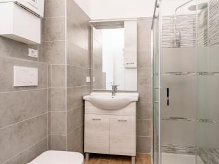 Livorno Central and Modern 2 Apts & 1 Room! - Livorno - 6