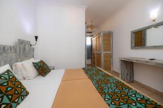 Sarges Hotel - Sere Kunda - 8