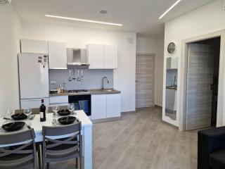 Tower Apartments - Terracina - 1