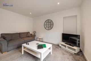 Town Centre Apartment - 6