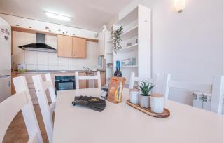 3 Bedroom Lovely Apartment In Palamos - Palamós - 2
