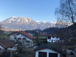 Chiemgau Comfort B8 Ferienwohnung Oberaudorf mit direktem Bergblick auf den Kaiser sowie Hallenbad und Sauna - 0