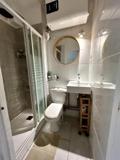 Central 1BR near Montmartre - París - 8