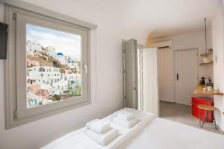LA PETITE SUITE in OIA -VOLCANO VIEW - Oia - 1