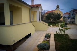Modernes Ferienhaus in Dobropoljana mit Terrasse, Garten und Grill - Dobropoljana - 6