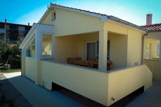 Modernes Ferienhaus in Dobropoljana mit Terrasse, Garten und Grill - Dobropoljana - 7