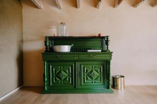 1 Bed Tiny House Sleeps 2 -Hot Tub -Coal Fireplace - 1