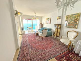 Waterfront home with stunning panoramic outlook - Nice - 5
