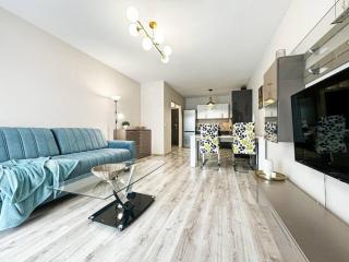 Stylish Apartment - Balcony, Church Views, Parking! Tram - Wrocław - 8