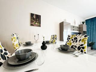 Stylish Apartment - Balcony, Church Views, Parking! Tram - Wrocław - 7