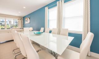 Airy 6 Bdrm Abode with Home Theater in Encore - Orlando - 2