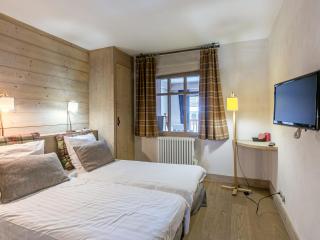 Appartement 4 pièces de prestige, spacieux et raffiné, proche du Vieux Village, pour 6 personnes - FR-1-694-136 - 2