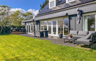 5 Bedroom Cozy Home In Bergen - Bergen - 9