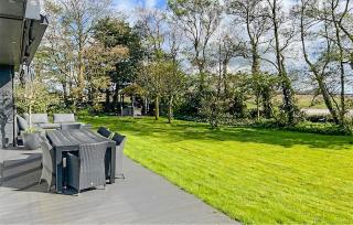 5 Bedroom Cozy Home In Bergen - Bergen - 1