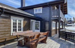 4 Bedroom Awesome Home In Bjorli - Bjorli - 9