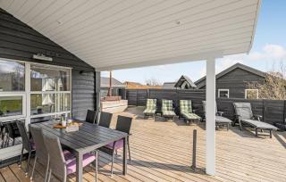 Five-Bedroom Holiday Home In Rudkobing - 2